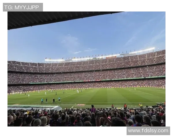 巴萨与皇马激战正酣足球经典对决再度上演激情碰撞