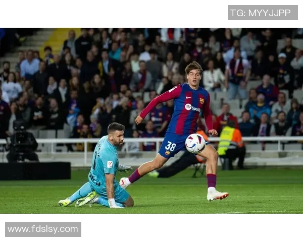 巴萨与埃尔切对决结果揭晓球迷热议比赛精彩瞬间与未来展望